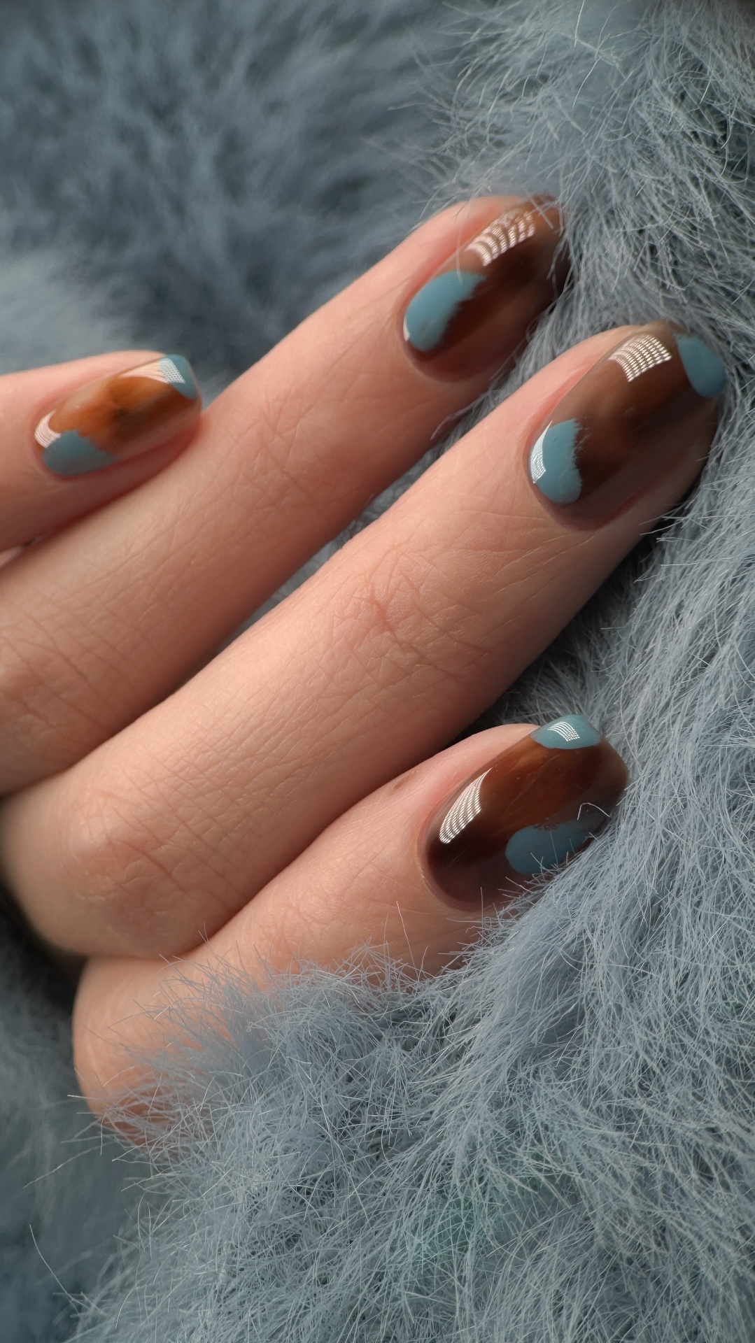 Amber & Sapphire
